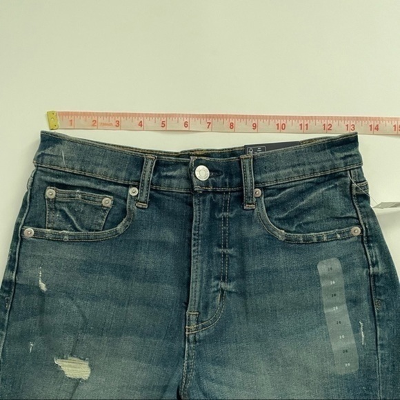 New Gap 3” High Rise Denim shorts Distressed Size 26 - Picture 5 of 7